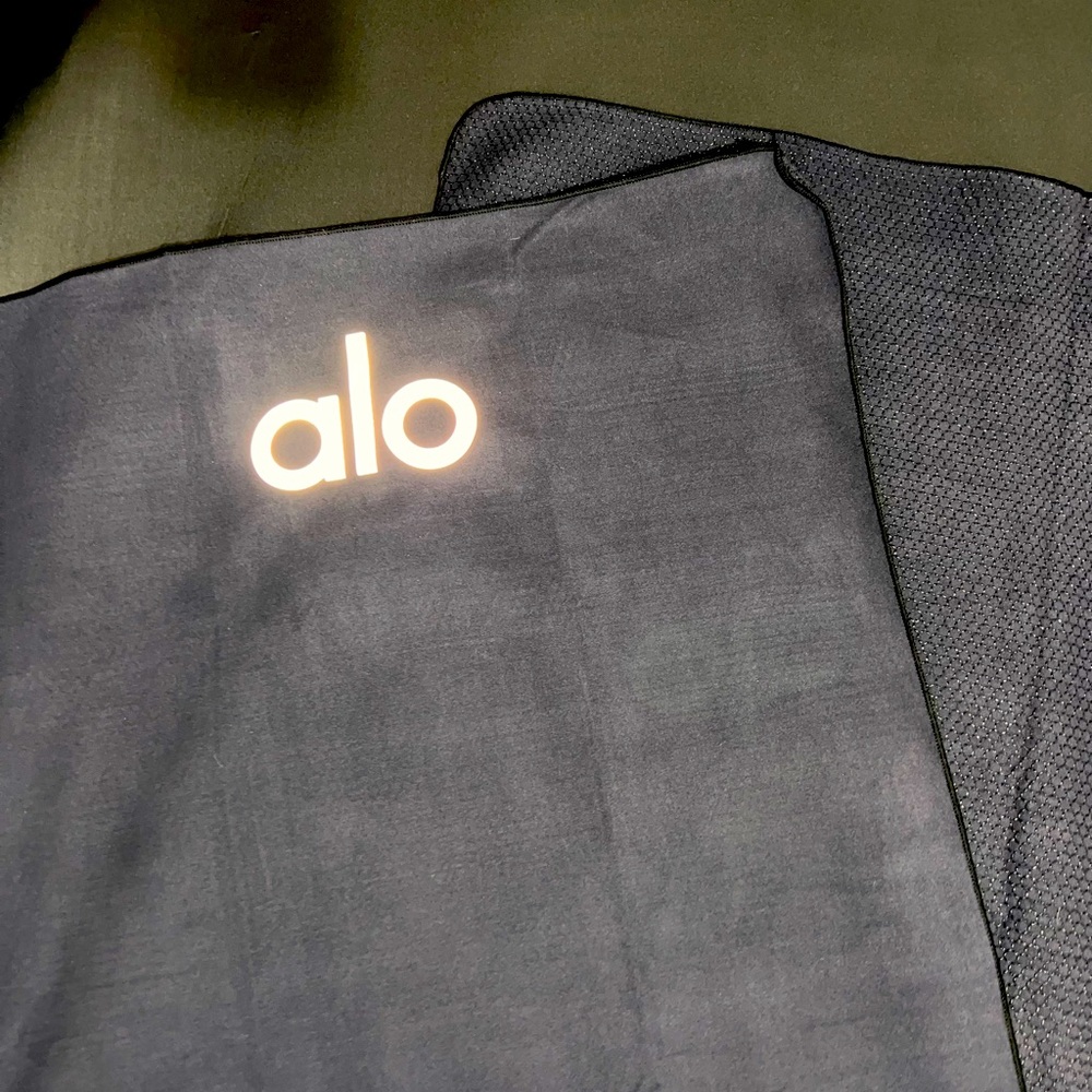 ALO YOGA Mat towel